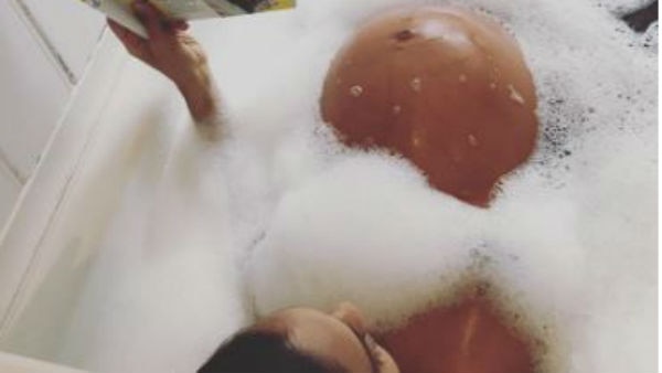 Bollywood actress Lisa Haydon shares her huge BABY BUMP PIC while relaxing in a bathtub! Bollywood actress Lisa Haydon shares her huge BABY BUMP PIC while relaxing in a bathtub!