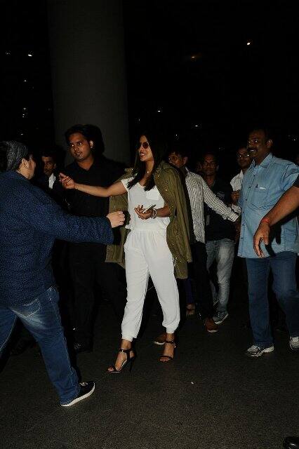  Priyanka Chopra finally landed in Mumbai from the US.