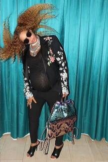 IN PICS: POP DIVA Beyonce Knowles FLAUNTS her HUGE BABY BUMP like a BOSS!