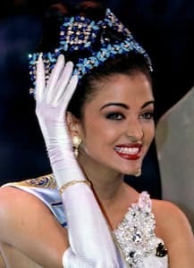 RARE & UNSEEN! Aishwarya Rai's pic from her Miss World days is too hot to handle!