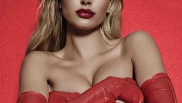 Hailey Baldwin poses topless for campaign! Hailey Baldwin poses topless for campaign!