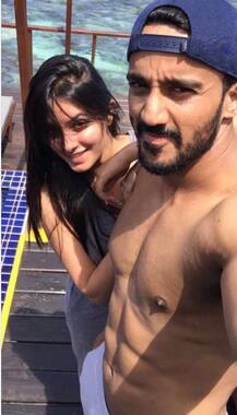 'Yeh Hai Mohabbatein' actress Anita Hassanandani beats the heat with hubby Rohit Reddy on a mini holiday!