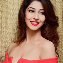 The Stunner of TV, 'Parvati' aka Sonarika Bhadoria sizzling in white..Shares new PICS with deep messages!