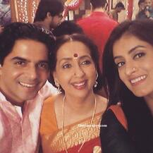 YHM: Mihir aka Raj & wife Pooja Gor's day long fun with 'old' Mihika & hubby Anand in US; Went around Boston eating & riding subway!