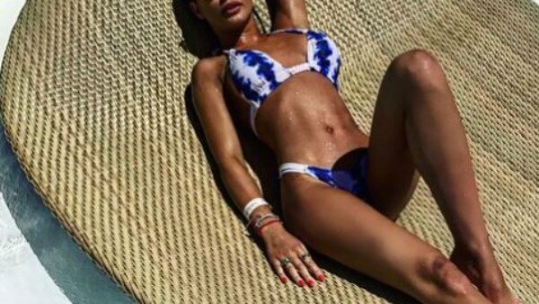 Amy Jackson looks sizzling HOT as she flaunts her TANNED body in a BIKINI! Amy Jackson looks sizzling HOT as she flaunts her TANNED body in a BIKINI!