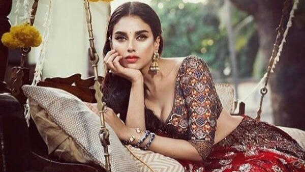 Aditi Rao Hydari becomes face of Vogue Wedding Show 2017 Aditi Rao Hydari becomes face of Vogue Wedding Show 2017