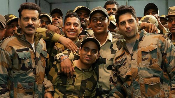 Aiyaary: Sidharth Malhotra, Manoj Bajpayee don Army uniform for the film! Aiyaary: Sidharth Malhotra, Manoj Bajpayee don Army uniform for the film!