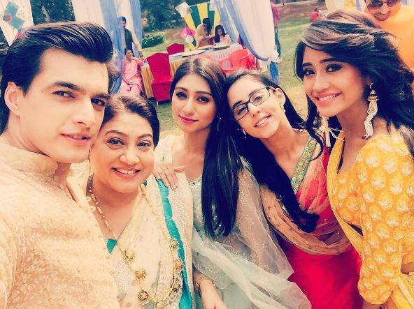 We see Swati Chitnis as 'Suhasini Goenka', dadi of male lead 'Kartik' aka Mohsin Khan in top-rated Star Plus show 'Yeh Rishta Kya Kehlata Hai'. (Photo: Instagram)