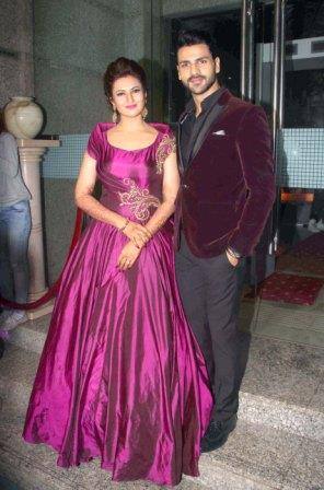 Television actors Divyanka Tripathi and Vivek Dahiya during their wedding reception in Mumbai, India on July 14, 2016. (Nikesh Gurav/SOLARIS IMAGES)
