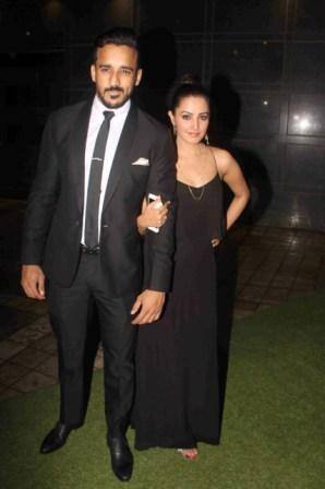 Television actor Anita Hassanandani along with her husband during the wedding reception of Divyanka Tripathi and Vivek Dahiya, in Mumbai, India on July 14, 2016. (Nikesh Gurav/SOLARIS IMAGES)