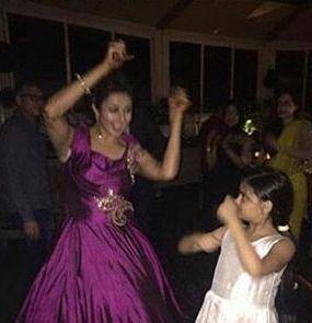 Divyanka Tripathi aka Ishi Ma dances with baby Ruhi. Ruhanika Dhawan played the role of Divyanka's daughter in the serial Yeh Hai Mohabbatein