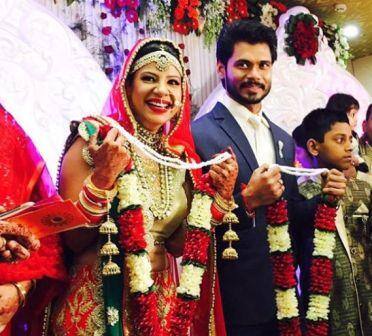 Former Bigg Boss contestant and Bhojpuri actress Sambhavna Seth got married to her boyfriend Avinash Dwivedi