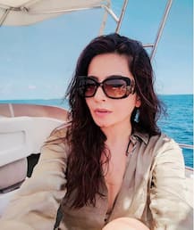 Shonali Nagrani turns the heat up in Maldives; shares sizzling BIKINI pics on social media!