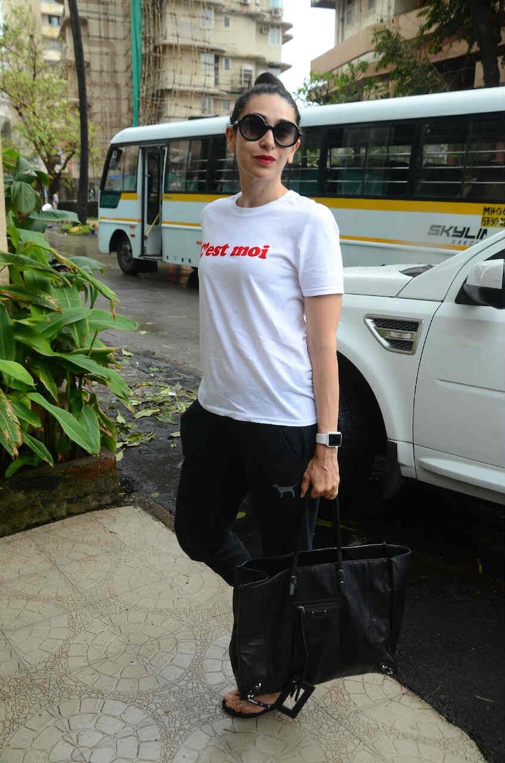 Karisma Kapoor enjoyed a day out with her kids Kiaan and Samaira and while the actress was looking lovely as always her kids caught paparazzo's attention who are rarely snapped in public like other star kids!