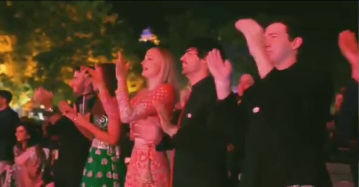 Joe Jonas with fiancee Sophie Turner & other guests at sangeet ceremony. (Photo: Instagram)