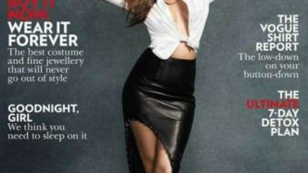 HOTNESS ALERT! Kareena Kapoor looks absolutely STUNNING on the Vogue magazine cover! See Inside! HOTNESS ALERT! Kareena Kapoor looks absolutely STUNNING on the Vogue magazine cover! See Inside!