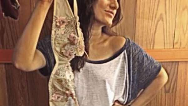 Popular takes a dig at ‘Bra-Strap Shaming’ in her VIRAL POST; CHECK OUT!!! Popular takes a dig at ‘Bra-Strap Shaming’ in her VIRAL POST; CHECK OUT!!! Popular takes a dig at ‘Bra-Strap Shaming’ in her VIRAL POST; CHECK OUT!!!