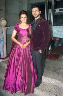 Star Studded Celebrations at Divyanka-Vivek's Wedding Reception in Mumbai! View Pics!