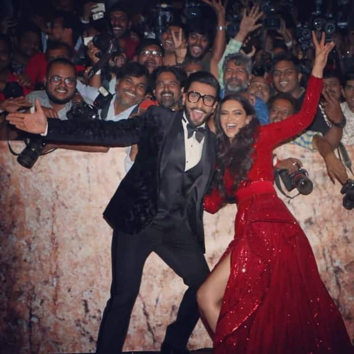 Deepika Padukone and Ranveer Singh just hosted their biggest Wedding reception which was the third and last after their earlier Bangalore and Mumbai receptions. The two yet again left us drooling over their gorgeousness on Saturday night and once they entered the party, they brought the house down with their Bollywood friends and colleagues.
