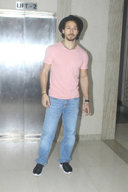 Coming back to the screening of 'Munna Michael', the event was attended by the star-cast along with other Bollywood celebs. Here's a pic of Tiger Shroff looking dapper at the screening. (Photo: Manav Manglani)