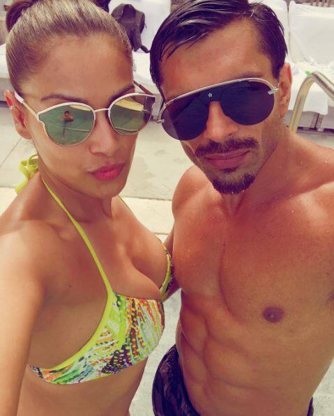Bipasha posted this sizzling hot pic with hubby karan on Instagram. In the pic, the couple can be seen beating the heat on a Miami beach and it has been captioned as, 
