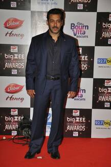 Big Zee Awards 2017: Alia Bhatt, Sunny Leone, Disha Patani & other Bollywood DIVAS DAZZLE on the RED CARPET!