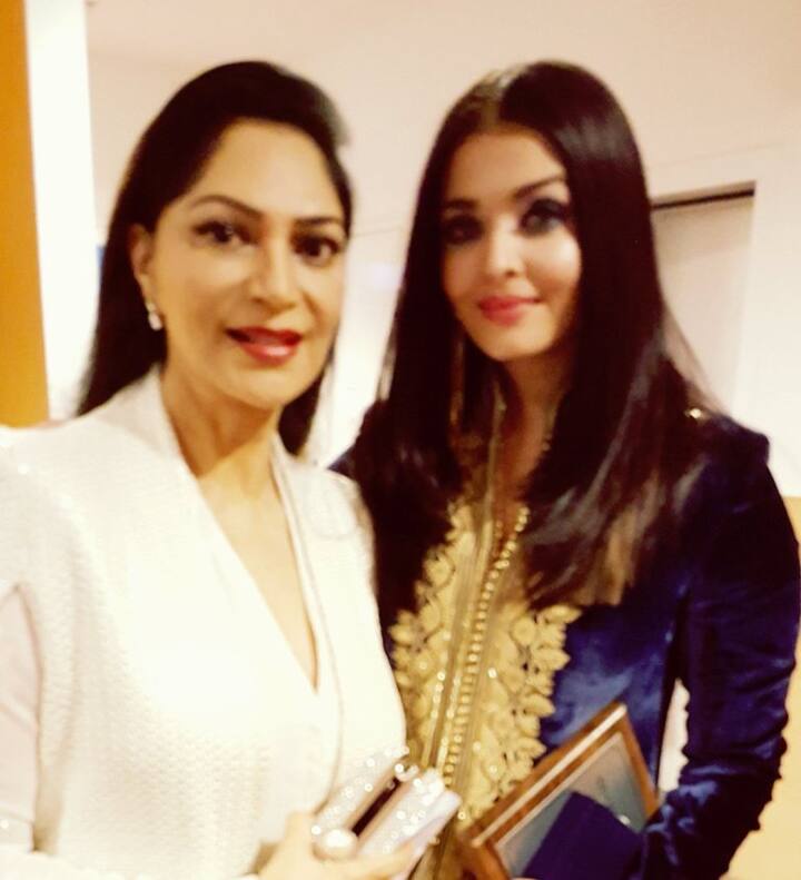 Two beauties in one frame! Aishwarya posing with the stunning Simi Grewal