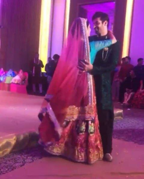 Pooja & Kunal met each other on the sets of Star Plus show ‘Tujh Sang Preet Lagai Sajna’ in 2008. After several ups & downs,
the couple finally took their relationship to the next level with engagement. (Photo: Instagram)