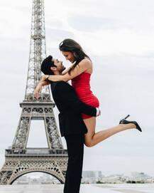 Latest pics from Ruslaan Mumtaaz & wife Nirali's photo shoot below Eiffel Tower are just TOO ROMANTIC!