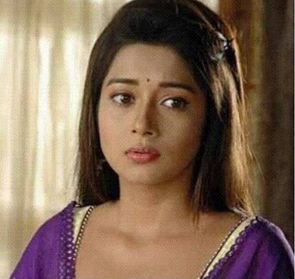 The actress was mostly seen in sarees and suits on show and is still has the same image now even after the show went off-air two years ago