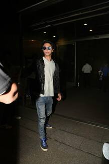 SEE PICS: Shah Rukh Khan and son Aryan twinning in black at the Airport!