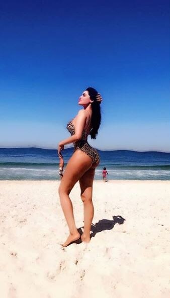 338px x 593px - Ex 'Bigg Boss' contestant Gizele Thakral holidaying in America; shares  sizzling BIKINI pics on social media!