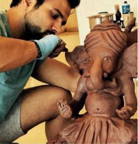TV actor Ritwik Dhanjani too followed the footsteps of Raqesh Bapat and sculpted his ganpati idol at home