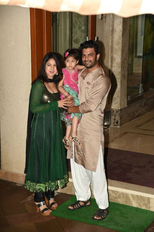 Sanjay Dutt's co-star in Bhoomi and popular TV star Sharad Kelkar attended the puja with wife Keerti & cute daughter