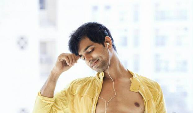 According to Spotboye, Anuj gatecrashed Urvashi's birthday bash last month where her close friends were invited. The two chatted the entire evening and settled all their differences. Post that they have been hanging out together. (Photo: Instagram)