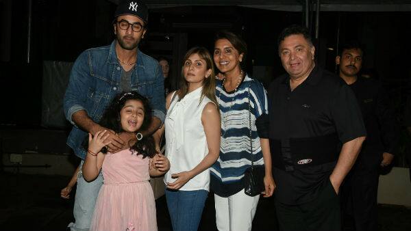 However it was Ranbir and Samara’s camaraderie while posing for the paps that caught everyone's attention! 
