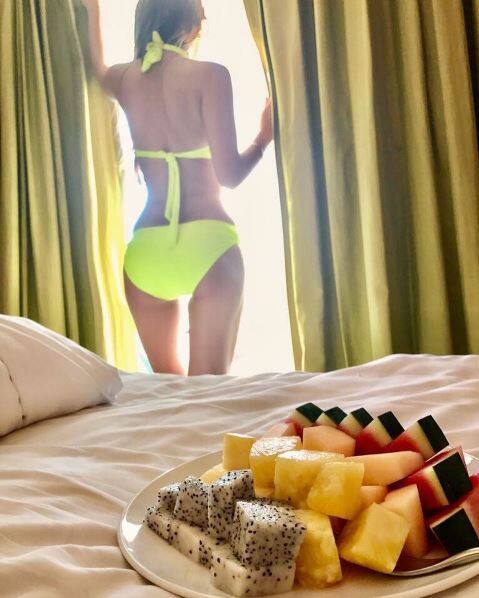 The girl has come a long way since then and has a huge fan following, Ssara is currently chilling in Pattaya with her sister Ayra Khan and oh boy! The girl-next door has turned into a bikini babe on her vacation! Ssara posted this pic on her Instagram page with a caption: Pattaya mornings b like ???????????????? #ssarakhan #pcayruuuuu #vacayyy #work #sisterstrip