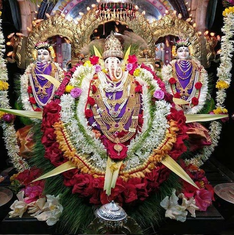 Bhagyashree & son Abhimanyu Dassani at their Royal Family's Ganesh