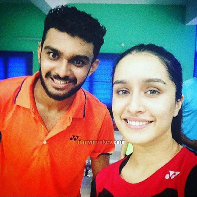 Shraddha's stunning looks sans make up in this fan-clicked picture is winning fans' hearts and the fanclubs are circulating it with beautiful captions. We wish Shraddha all the best for 'Sania'! (Pic: Shraddha FC Instagram)