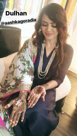 Speaking further about her marriage preparations, Aashka further told TOI that, “The preparations are on in full swing as the venue, catering, travel etc are all being planned and worked upon by our families. Brent and I haven’t started our shopping yet but we will begin in October as the two of us were busy in renovating the home we will be living in post marriage. In fact not only outfits for us but the outfits for both of our families also need to be made. I feel blessed as we are getting the best of both worlds and cultures as our wedding will have traditions from both the East and the West!” (Photo: Instagram)