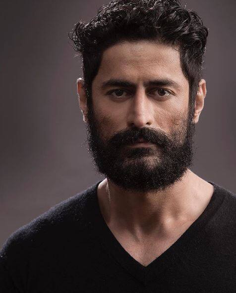 Mohit posted this pic flaunting his heavy beard with the caption,