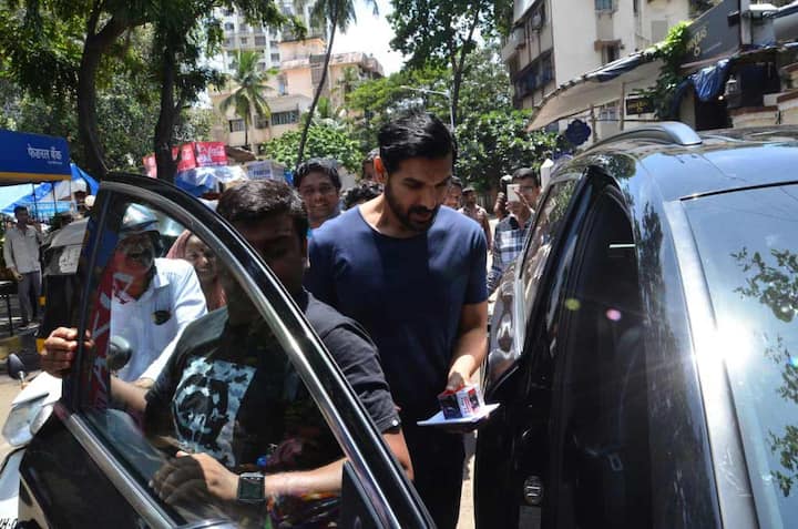 While leaving we also spot the medicines for Bailey in John's hands! (All Pics: Manav Manglani)