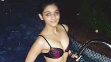 'Sasural Simar Ka' actress Jyotsna Chandola looks SULTRY while posing in a BIKINI!