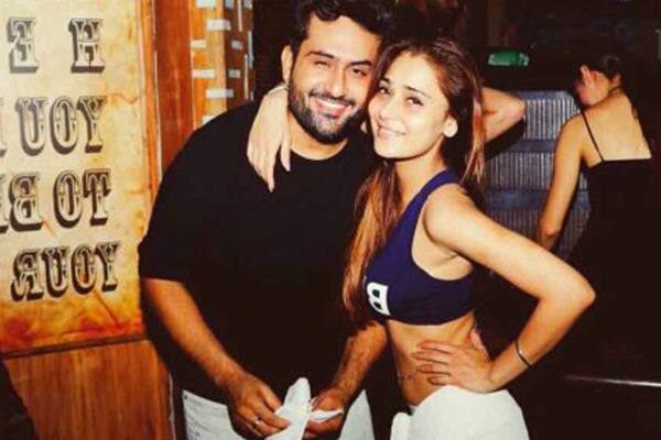 But, according to an entertainment portal, Ssara has found love in Kashmir instead. (Photo: Facebook/thessarakhan)