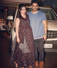 Heavily PREGNANT Soha Ali Khan poses with hubby Kunal Khemu at Kareena Kapoor's birthday bash!
