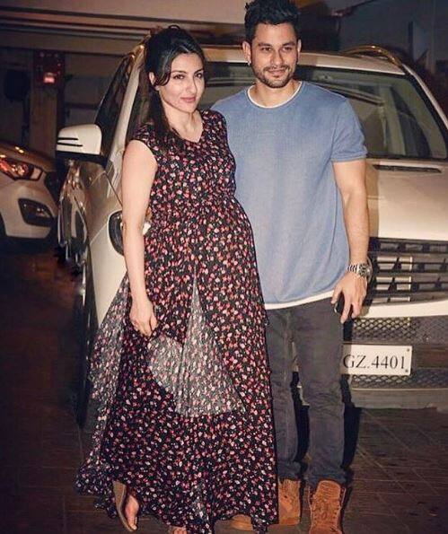 Kareena's sister-in-law Soha Ali Khan, who is expecting her first baby with actor-hubby Kunal Khemu, also attended the birthday bash. Here are some pictures of heavily pregnant Soha posing with hubby Kunal for the paparazzi at the bash.. (Photo: Instagram)