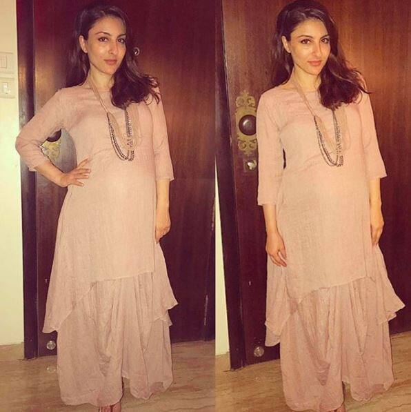 Soha posted this pic on instagram in which she is showing-off her boho-chic look. She captioned it as, 