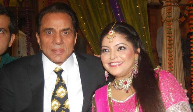 Seen here is the actress with Dharmendra.