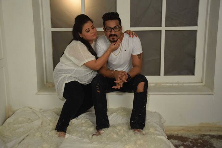 The duo got engaged earlier this year and have planned their marriage by the end of 2017. Bharti and Harsh both look very much in love in the pre-wedding shoot pictures. 