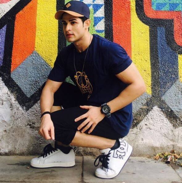 Priyanka Sharma: The ex Roadies & Splitsvilla hottie is 'the national crush of India' courtsey his good looks and amazing dancing skills. Priyank has a huge fan following especially girls who quite literally drool over the young model. We are sure Priyank is going to be the eye-candy this season and will get huge no of votes